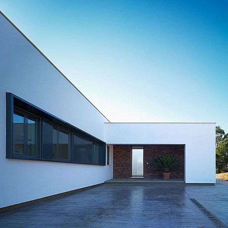 Vivienda de Invierno entre los Pinos by José Manuel Peinado