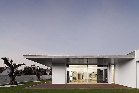 Xiera House 2 by A2 + Arquitectos