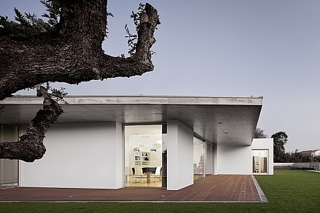 Xiera House 2 by A2 + Arquitectos