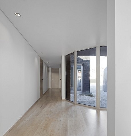 Xiera House 2 by A2 + Arquitectos