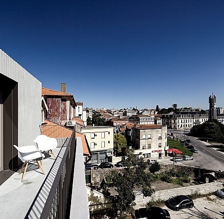 Casa do Conto by Pedra Líquida