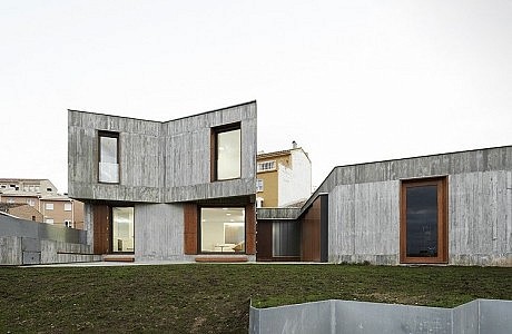 MP House by Alcolea+Tárrago Arquitectos
