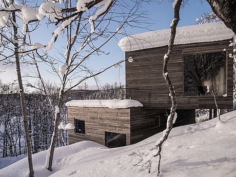 L House in Hirafu by Florian Busch Architects