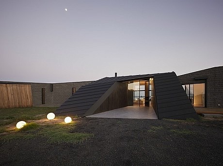 Beached House by BKK Architects