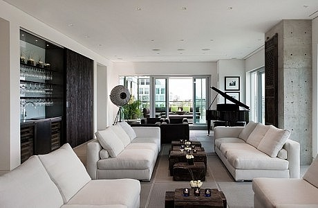 Yorkville Penthouse by Cecconi Simone Inc.