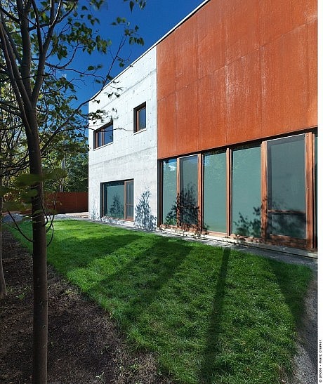 Beaumont House by Henri Cleinge