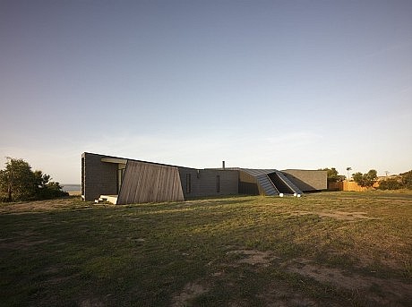 Beached House by BKK Architects
