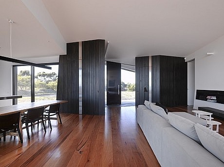 Beached House by BKK Architects