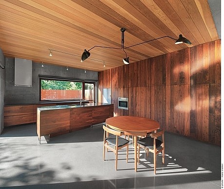 Beaumont House by Henri Cleinge