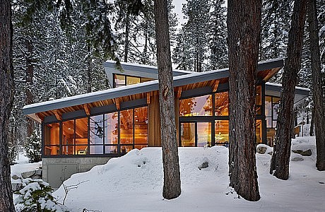 North Lake Wenatchee Cabin by DeForest Architects