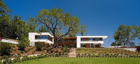 Modern Peninsula Estate by Lencioni Construction