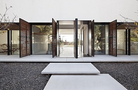 Kfar Shmaryahu House by Pitsou Kedem Architects