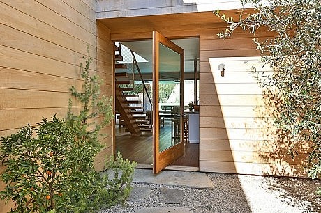 Malibu Residence by Chryssanthou, Inc.