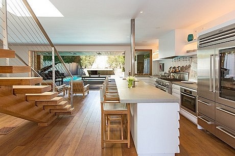 Malibu Residence by Chryssanthou, Inc.