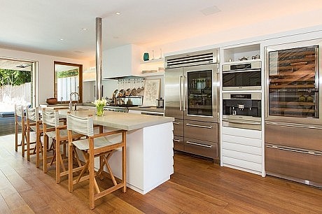 Malibu Residence by Chryssanthou, Inc.