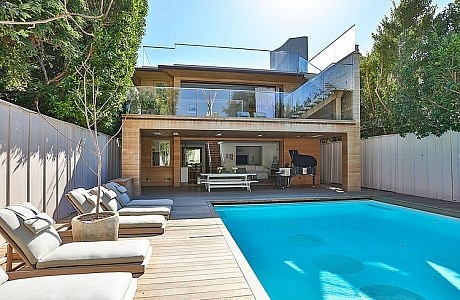 Malibu Residence by Chryssanthou, Inc.