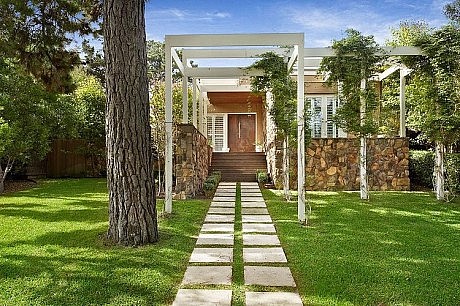 Split-Level Beach Residence in Back Beach