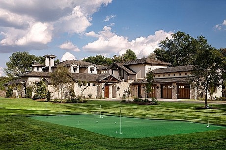 Classy Hill Country Residence by Jauregui Architecture