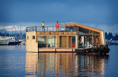 Seattle Floating Home by Dyna Contracting