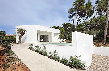 4 Porches and 4 Skylights House by Ferran Vizoso 