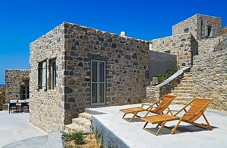 Eagle’s Nest by Sinas Architects