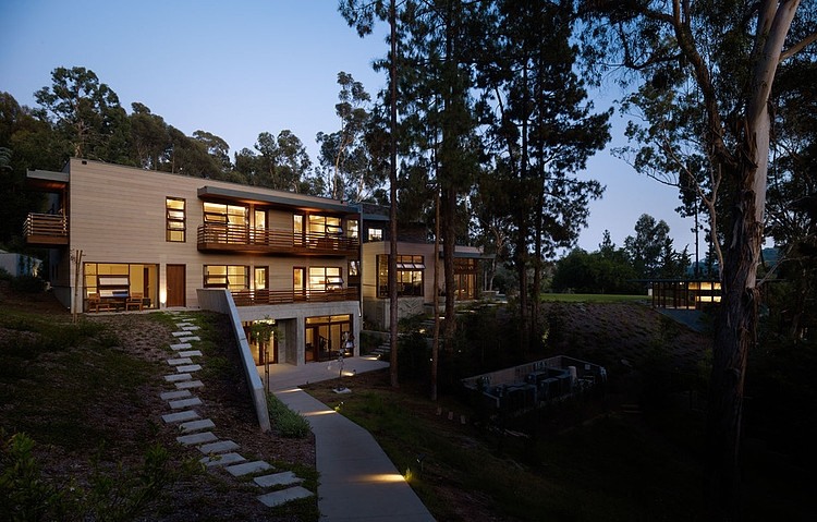Mandeville Canyon Residence by Rockefeller Partners Architects