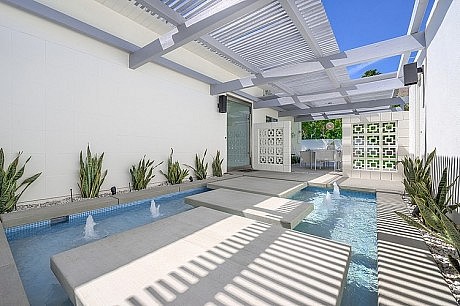 Las Palmas Residence