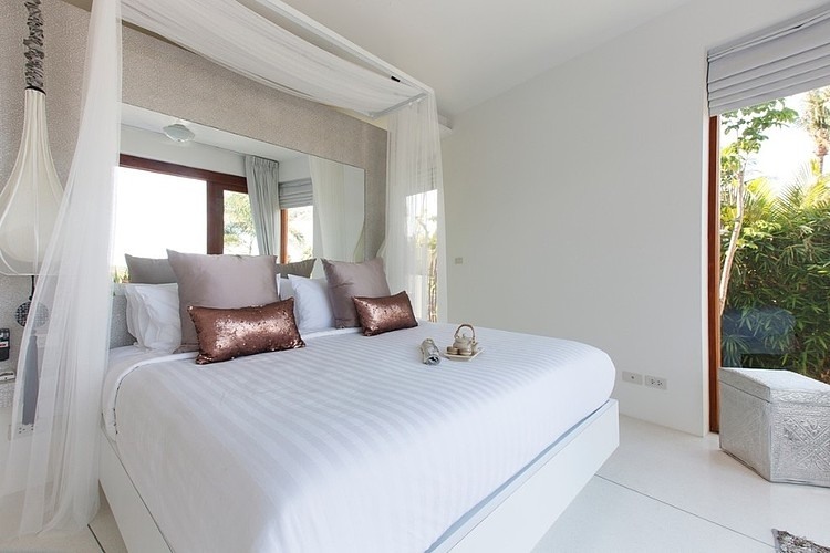 Villa Kya by Krystyna Mylonas & Steve Bray