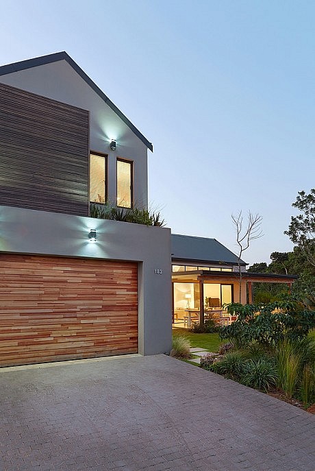 Dunkirk Residence by LevEco Architects