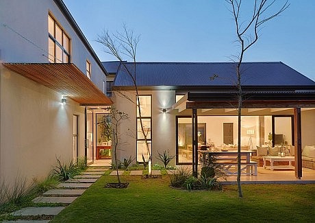 Dunkirk Residence by LevEco Architects