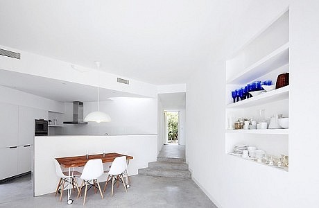 4 Porches and 4 Skylights House by Ferran Vizoso