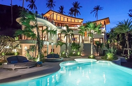 Villa Kya by Krystyna Mylonas & Steve Bray