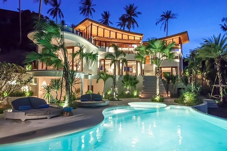 Villa Kya by Krystyna Mylonas & Steve Bray