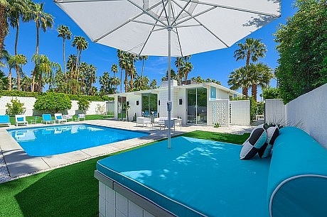 Las Palmas Residence