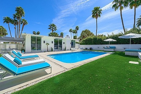 Las Palmas Residence