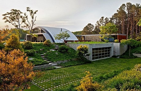 Arc House by Maziar Behrooz