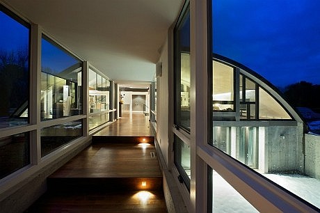 Arc House by Maziar Behrooz 