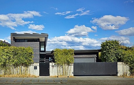 Leschi Residence by Suyama Peterson Deguchi