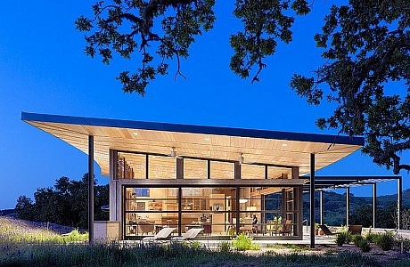Caterpillar House by Feldman Architecture