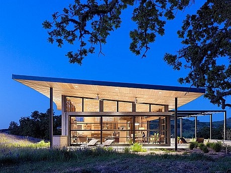 Caterpillar House by Feldman Architecture