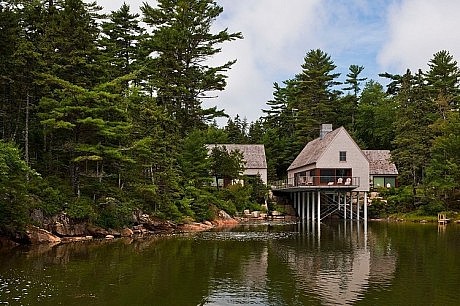 Pond Residence by Elliott + Elliott Architecture