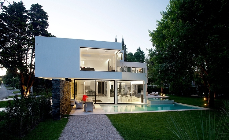 Casa Carrara by Andres Remy Arquitecto