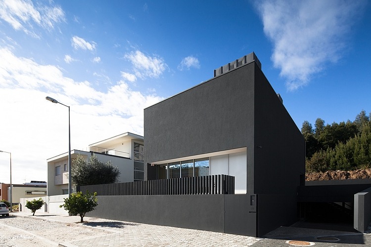 House in Penafiel by Graciana Oliveira