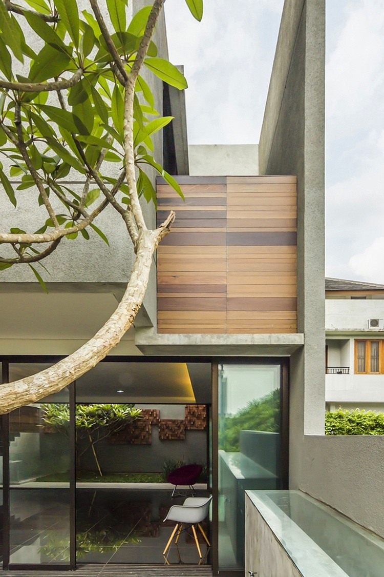 Lumber Shaped-Box House by Atelier Riri