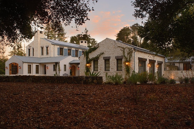 Woodside Estate by FGY Architects