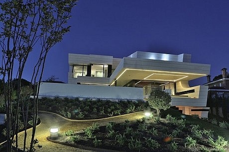 Balcony House by A-cero