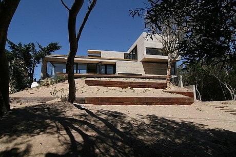 Casa en La Playa by BAK Arquitectos