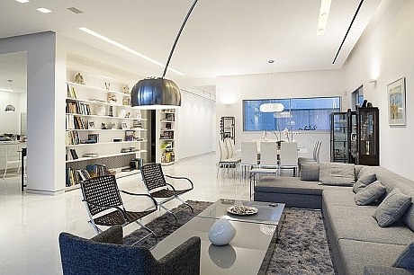 Modern Residence by Tsionov Vitkon Architechts