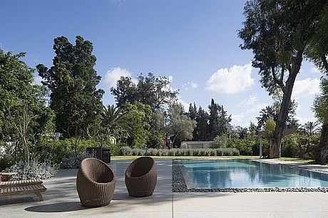 Modern Residence by Tsionov Vitkon Architechts