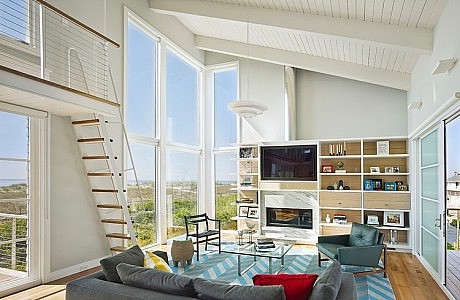 Avalon House by McCoubrey / Overholser